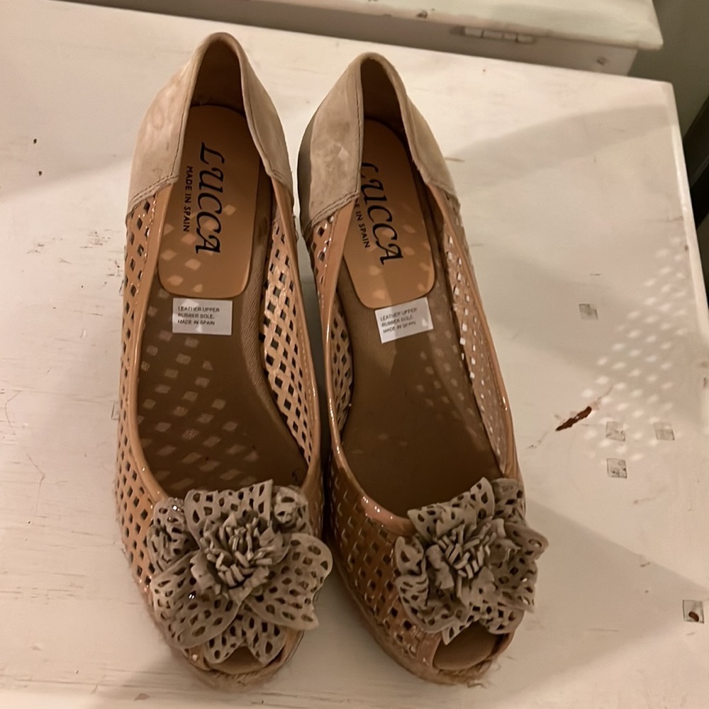 Pretty espadrilles. - Picture 5 of 6